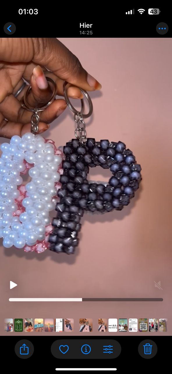 Porte-Clé Personnalisé en Perles Artisanal - Fait Main au Sénégal